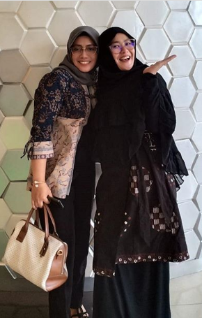 favePadjajaran's tweet photo. Good friends are like stars.
 📷 @eliyanasubki
 #ArchipelagoInternational #favehotels #favehotelpadjajaranbogor #BFF #friends #gathering #bogor https://t.co/KbuPR8BM2j
