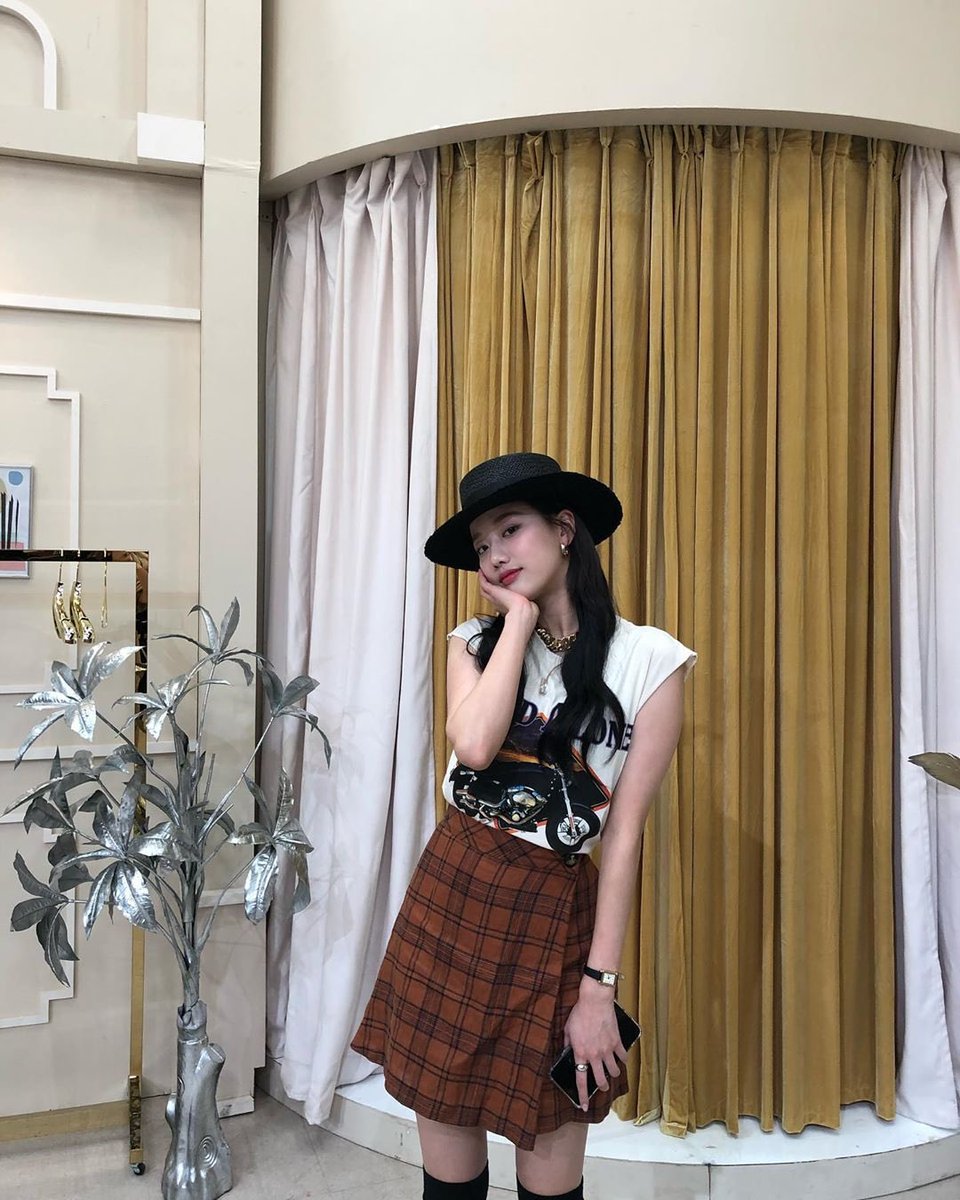 hourly lee naeun tweet media