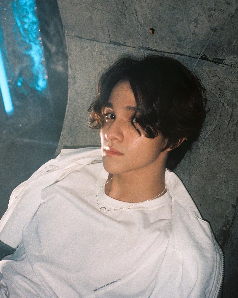 kapsul_official's tweet photo. Galaxy Necklace designed by @ksamuelofficial will be available August 1st on https://t.co/ezwNJ8qYoq #KAPSULXSAMUELKIM #samuelkim https://t.co/RIgVEnrI1B