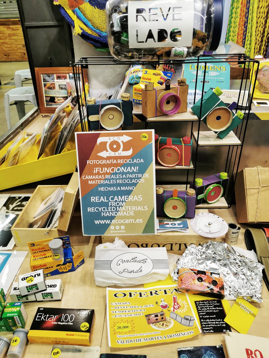 LaMalditaFoto's tweet photo. 8/11
Y la joya de la corona, para amantes de las #cámarasestenopeicas... allí está: @ecocam_foto.
Son cámaras hechas a manos con materiales reciclados. Preciosas, es decir poco, y a partir de solo 25 euros. Y como no, su proyecto formativo: https://t.co/GwDMRhLooZ https://t.co/lSVBcSd6db