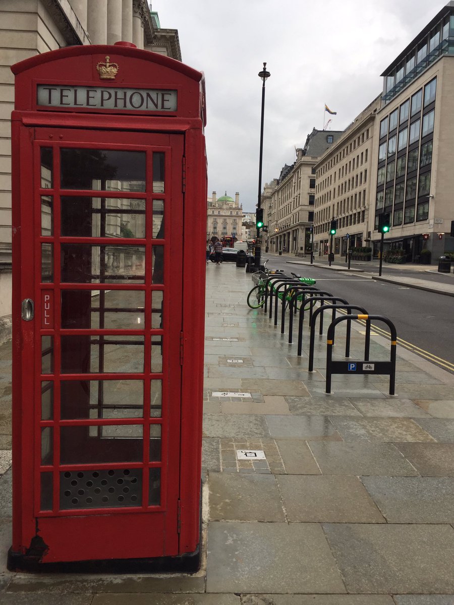 11Thames11's tweet photo. Does distance make the heart grow fonder? Eerily deserted streets of #London yesterday. Great for cycling though. #piccadillycircus #tatebritain #regentstreetsaintjames #fiftycheyne #londonaffair #londonbyday https://t.co/SIjjrtQ4Bd