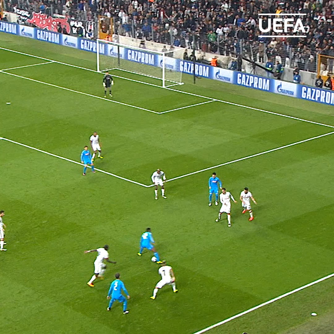 Happy Birthday, Marek Hamsik His stats for Napoli   520 games  121 goals

