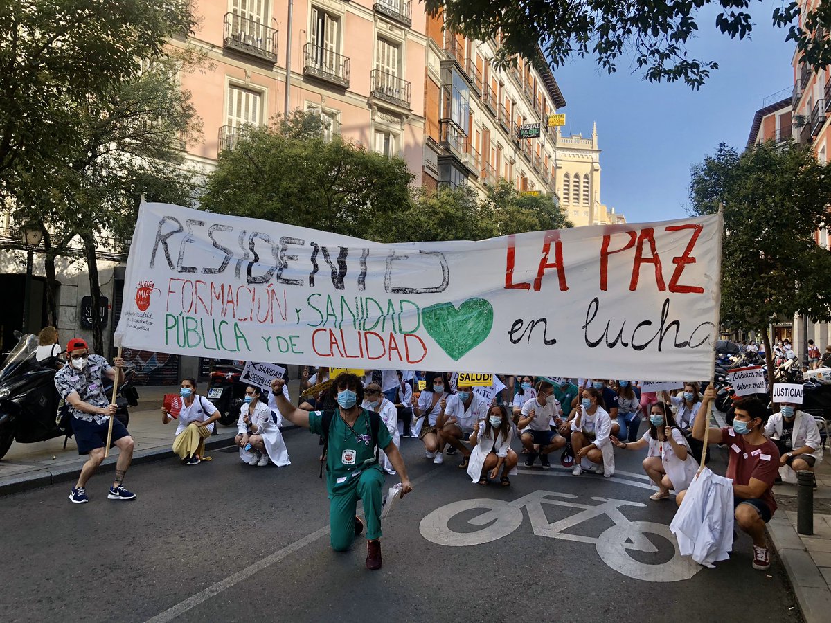 PauLazDC's tweet photo. Seguimos de #HuelgaMIR porque seguimos sin obtener respuesta de la consejeria. La semana pasada ni siquiera se reunieron con nosotros para negociar. ¡Queremos supervisión, formación y descanso digno! ¿Es tan complicado? @eruizescudero @huelgamirmadrid https://t.co/8qEj08WSOX
