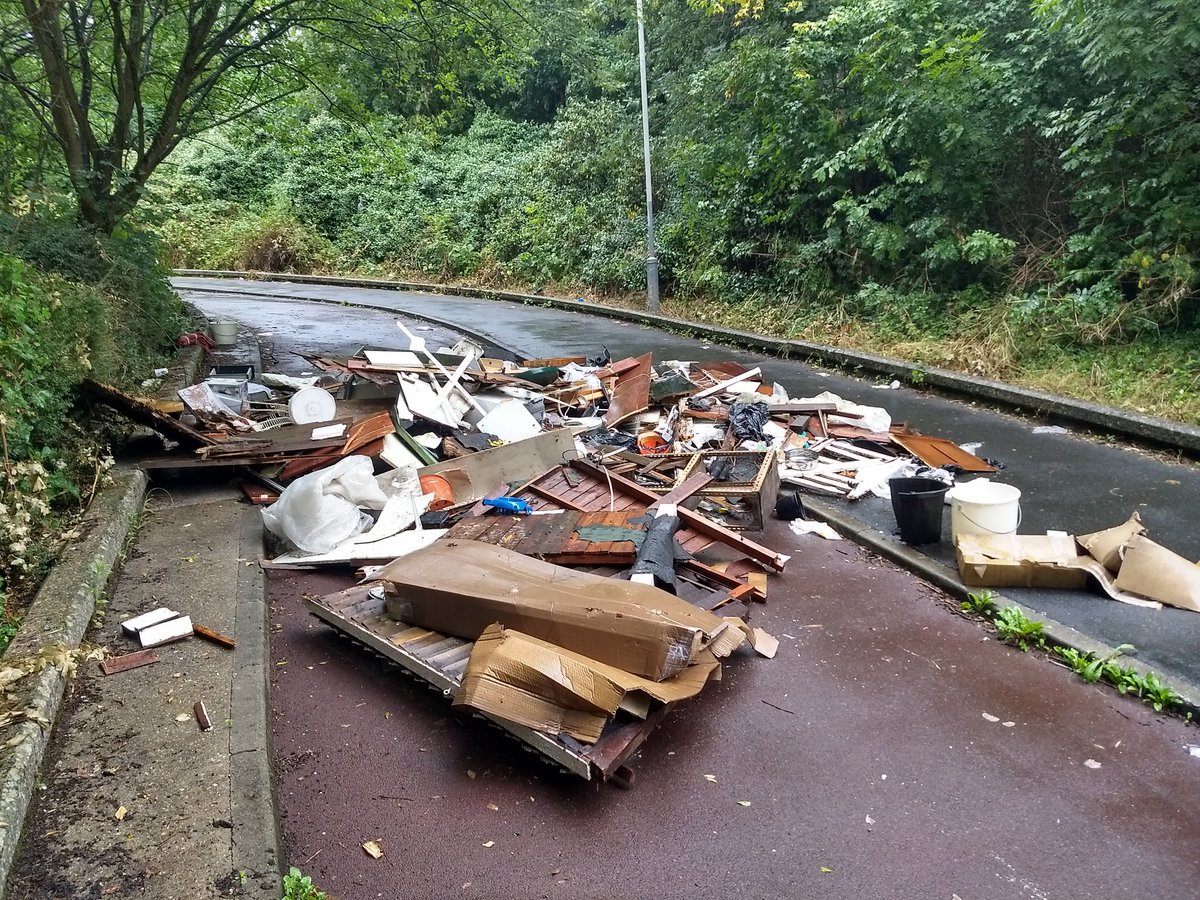 LichP's tweet photo. Just encountered this horrible fly-tip mess blocking my way. Bike path by Friar Road Yeading @Hillingdon @EalingCouncil (tagging you both as I'm not sure which side of the border I'm on) https://t.co/I4bLzd4tkd