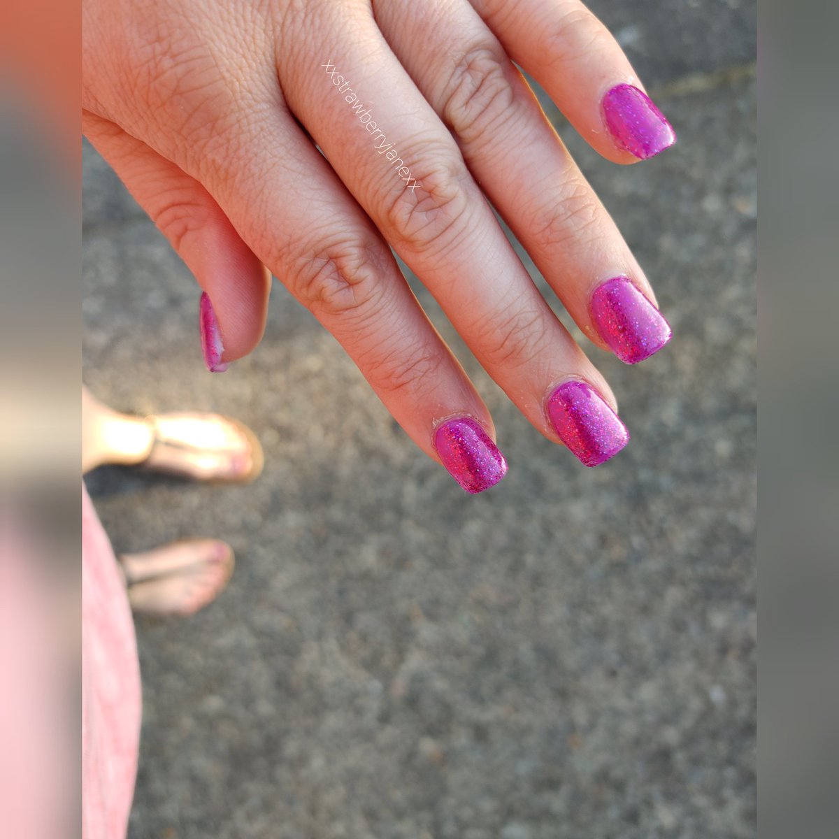 xxsj85xx's tweet photo. Hi! I need 12 new subscribers to cover nail costs today!
I am going to release a themed photo and video set showcasing my hands and feet once that goal is met! I love the colors so much right now:)
#pinknails #pinktoes #bbws #shelac #squarenails #fullsetnails
#xxstrawberryjanexx https://t.co/BZBCsz9H49