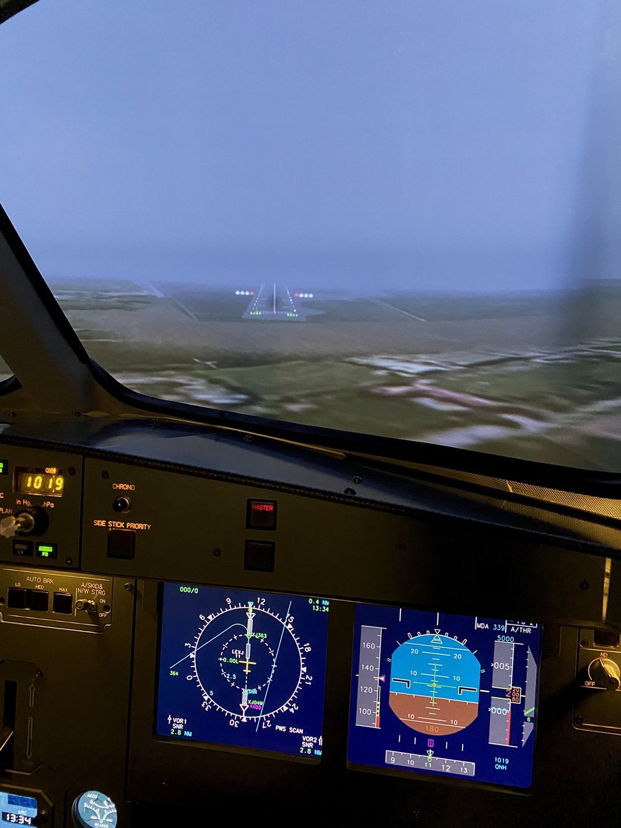 stani320's tweet photo. Practicing Performance Based Navigation in a FNPT ll A320 simulator 😁 #flyschool #simulator #a320 #airbus320 #avgeek #avgeeks #pilot #aviation #flightdeckmonday #pbn #navigation #sky https://t.co/br2OqEGx5x
