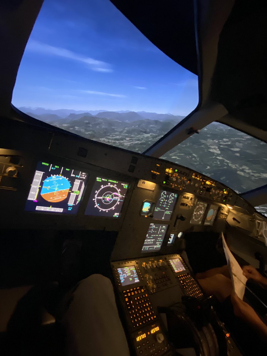 stani320's tweet photo. Practicing Performance Based Navigation in a FNPT ll A320 simulator 😁 #flyschool #simulator #a320 #airbus320 #avgeek #avgeeks #pilot #aviation #flightdeckmonday #pbn #navigation #sky https://t.co/br2OqEGx5x