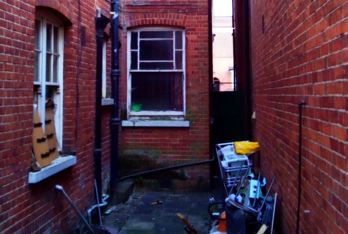 gavingibbons's tweet photo. 💥 Not all top performing property investments are shiny and new. This property only requires a simple refurb

💥 But it already generates over £75,000 per annum with a 11% yield

#property #ukpropertyinvesting #offmarketproperty #schakerproperty #schaker https://t.co/j5DpjcpJec