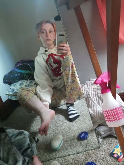 Making a trial comeback, and I have a friend who will be joining (; only accepting a limited amount of<a href="/tag/toes"class="tags"><span>#toes</span></a><a href="/tag/lovefeet"class="tags"><span>#lovefeet</span></a><a href="/tag/footfettish"class="tags"><span>#footfettish</span></a><a href="/tag/soles"class="tags"><span>#soles</span></a><a href="/tag/cutefeet"class="tags"><span>#cutefeet</span></a>