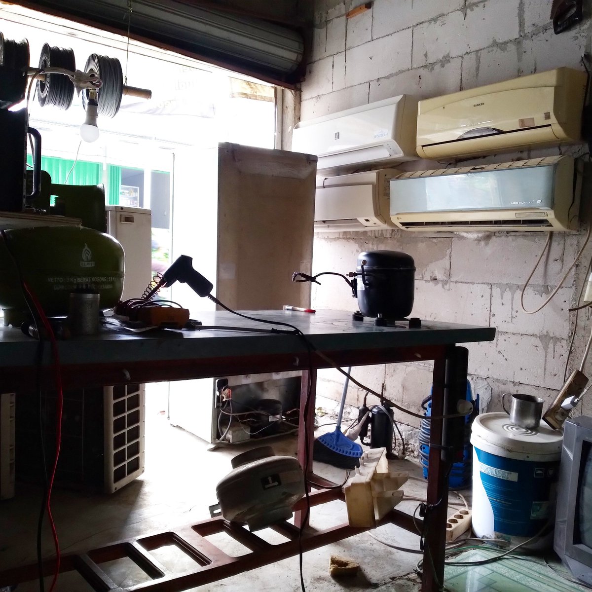 TrengginasCool's tweet photo. SERVIS AC CIKARANG
Melayani :
Cuci ac
Servis/perbaikan ac
Bongkar pasang ac
Jual beli ac baru dan bekas
https://t.co/nfHkHvsUnA
#servisaccikarang #servisacsukatani #servisaccibitung #servisaccibarusah #servisaclemahabang #servisacpasirgombong #servisacpilar #servisacciantra https://t.co/EtN4n9Awyj