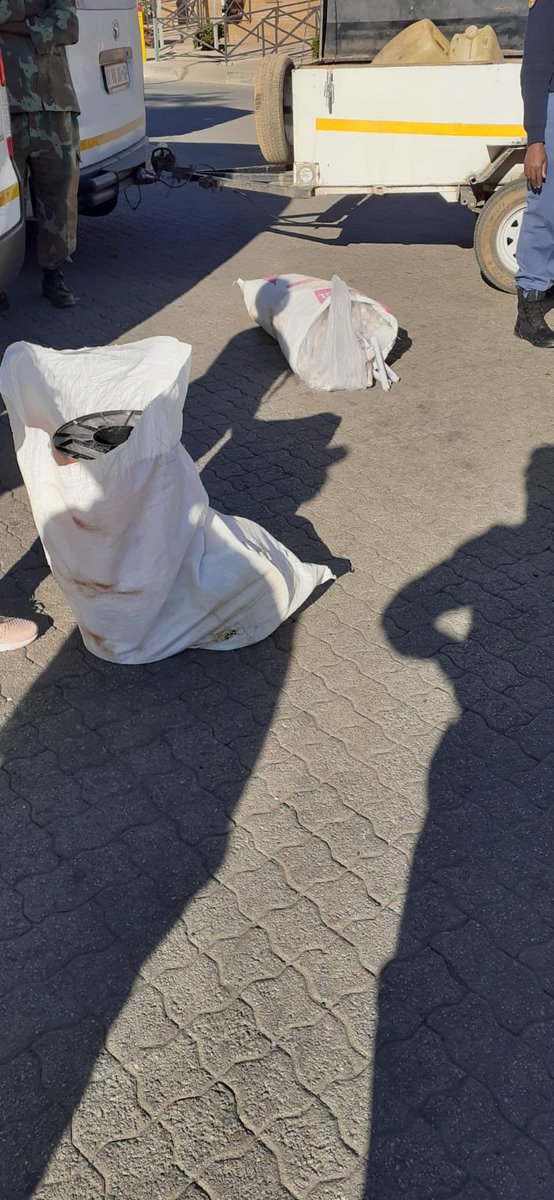SAPoliceService's tweet photo. #sapsLIM Suspect nabbed at Beitbridge POE for allegedly smuggling explosives, using funeral undertaker’s vehicle. #CrossBorderCrimes ME
https://t.co/ojt8xsNSE9 https://t.co/rkyfZsE4UB
