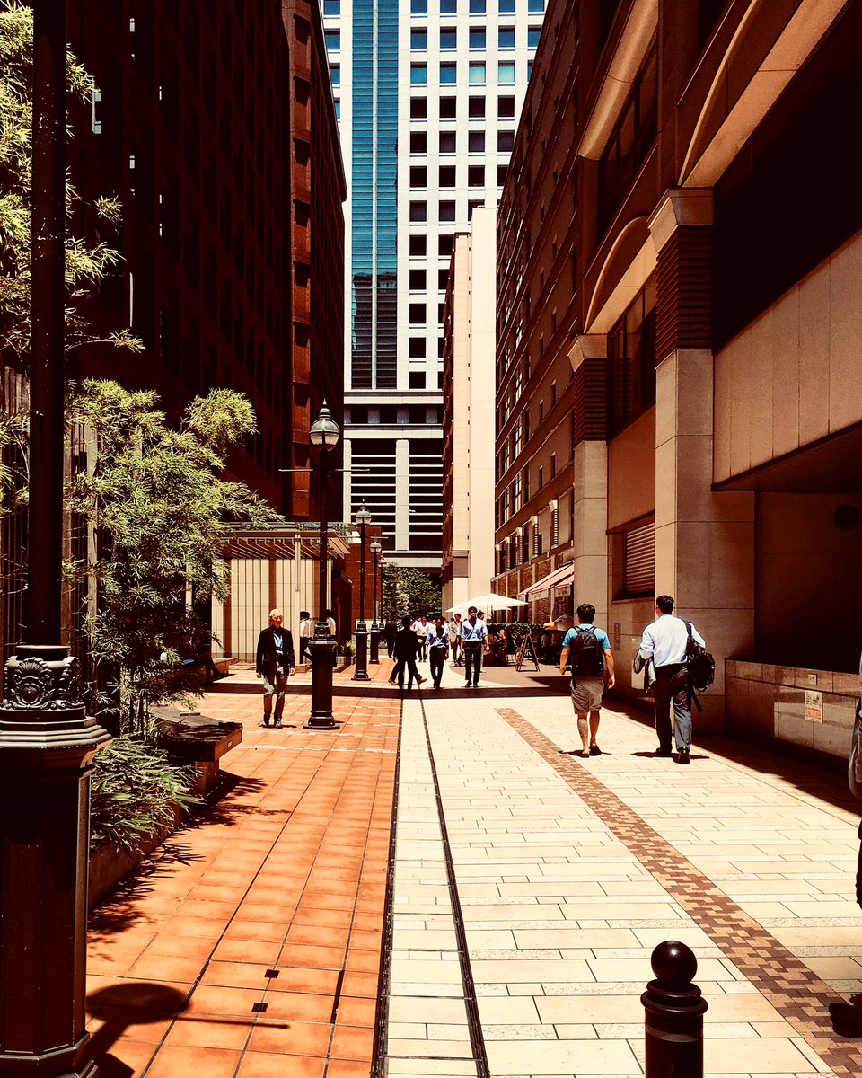 Etiqueta 丸の内仲通りビル En Twitter