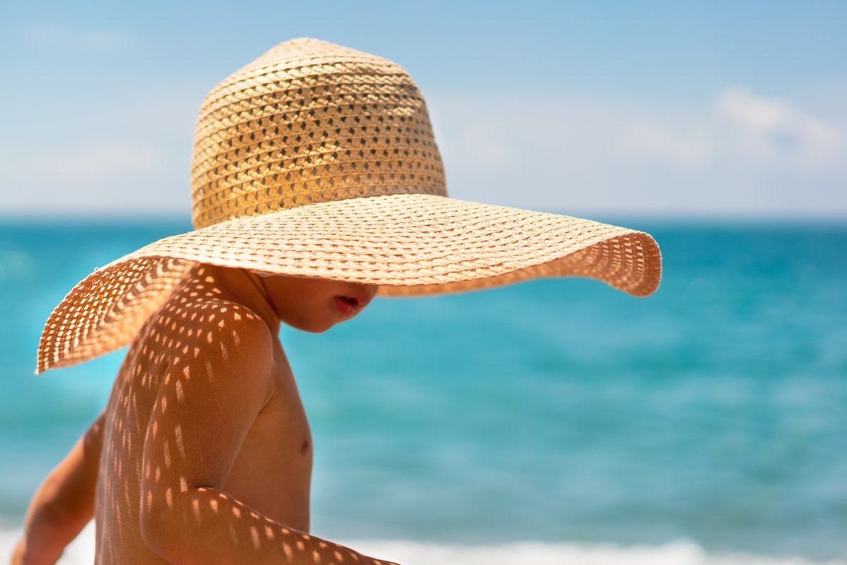 Protéger les enfants du soleil : quelques gestes à adopter 🧐 #summer #bio #naturelover 
➡️ naturelle-tendance.com/proteger-les-e…