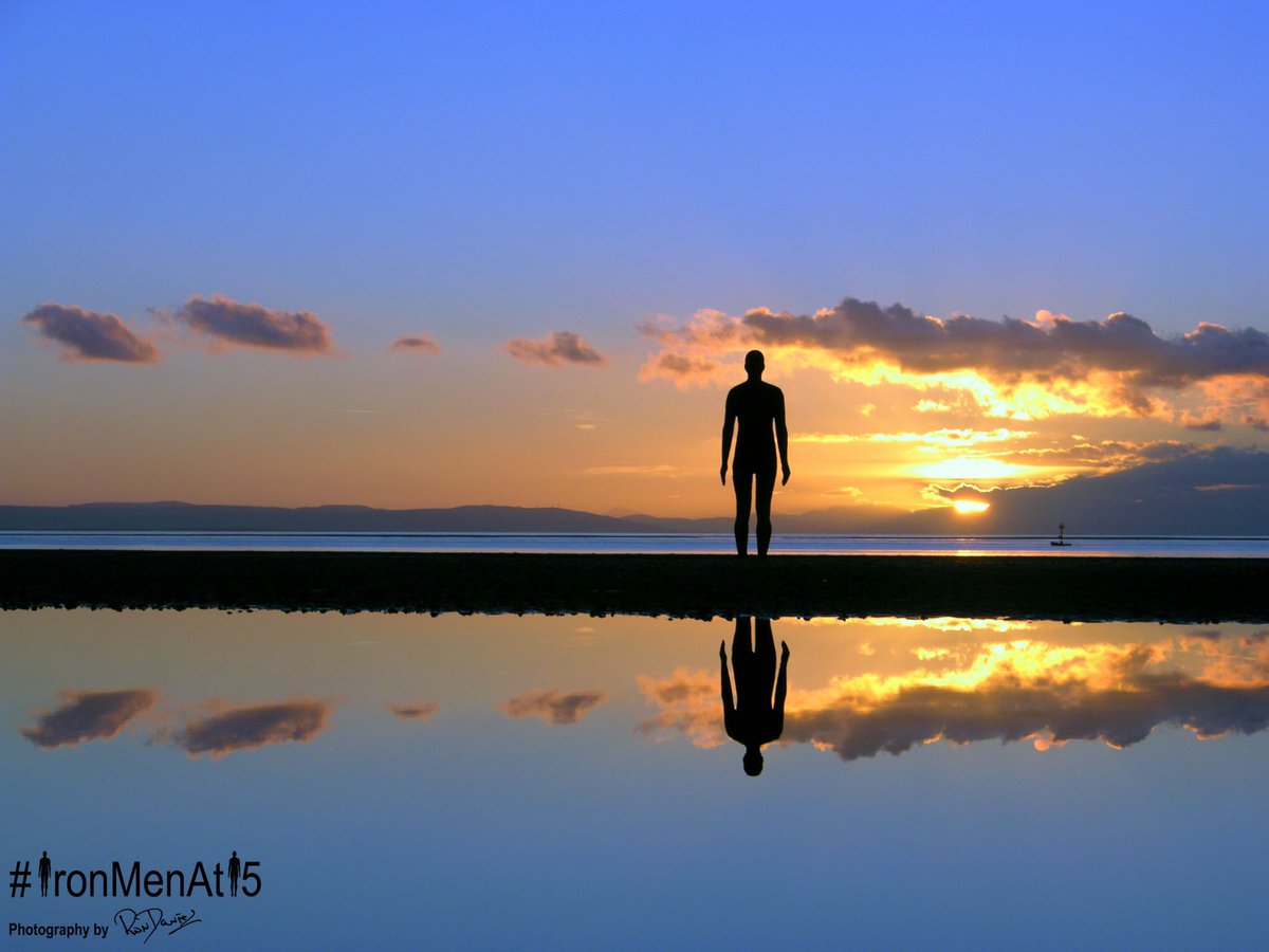 #IronMenAt15
A perfect time for reflection, the quiet calm of a November evening down on Crosby beach with <a href="/IronMenCrosby/">IronMenCrosby 🌤</a>.