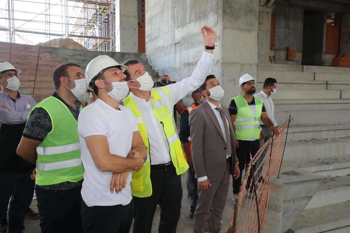 omerrarisoy's tweet photo. Kıyasıya mücadeleler, büyük sevinçler, yeni yetenekler için hazırlanıyor.👍 

Spor Toto Teşkilat Başkanlığı desteğiyle yapılan #Zeytinburnu Buz Pistimiz, önümüzdeki yıl hizmete girecek inşallah. @kasapoglu

#Pazartesi https://t.co/OxHz8pfCPl