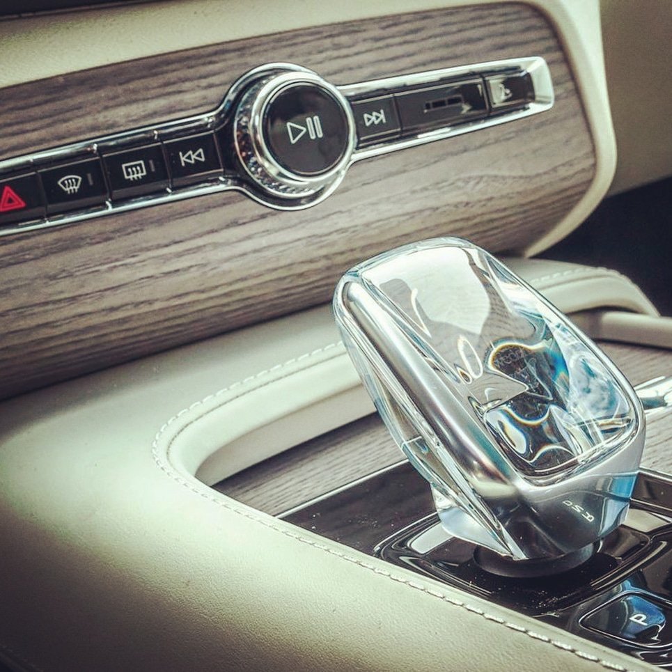 volvosafauto's tweet photo. La elegancia ...
El confort ...
El lujo ...
La tecnología ...
La seguridad ...
Todo está en tus manos al estar en un Volvo
#Volvo #Safauto #Seguridad #Tecnología #Confort #CochesDeLujo #DiseñoInterior
#RivasVaciamadrid #Madrid #Cuenca https://t.co/XhiKIyY80T