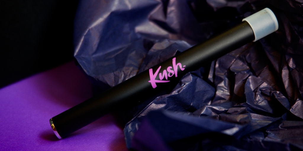 KushVapeCBD's tweet photo. The only present I want to see inside of wrapping paper. 😍
-
-
-
#vapelife #hempoil #nongmo #stressrelief #hemplife #cbd #naturalpainrelief #hempbasedcbd #allnaturalcbd #vapepen #eurovape #superlemonhaze #OGKush https://t.co/xVThziK6cY