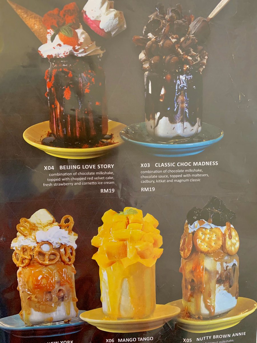 -Menarikkan semuaAntara menu popular dekat sini ialah Black Coral. - Kek yang ada atas cawan tu sedapp