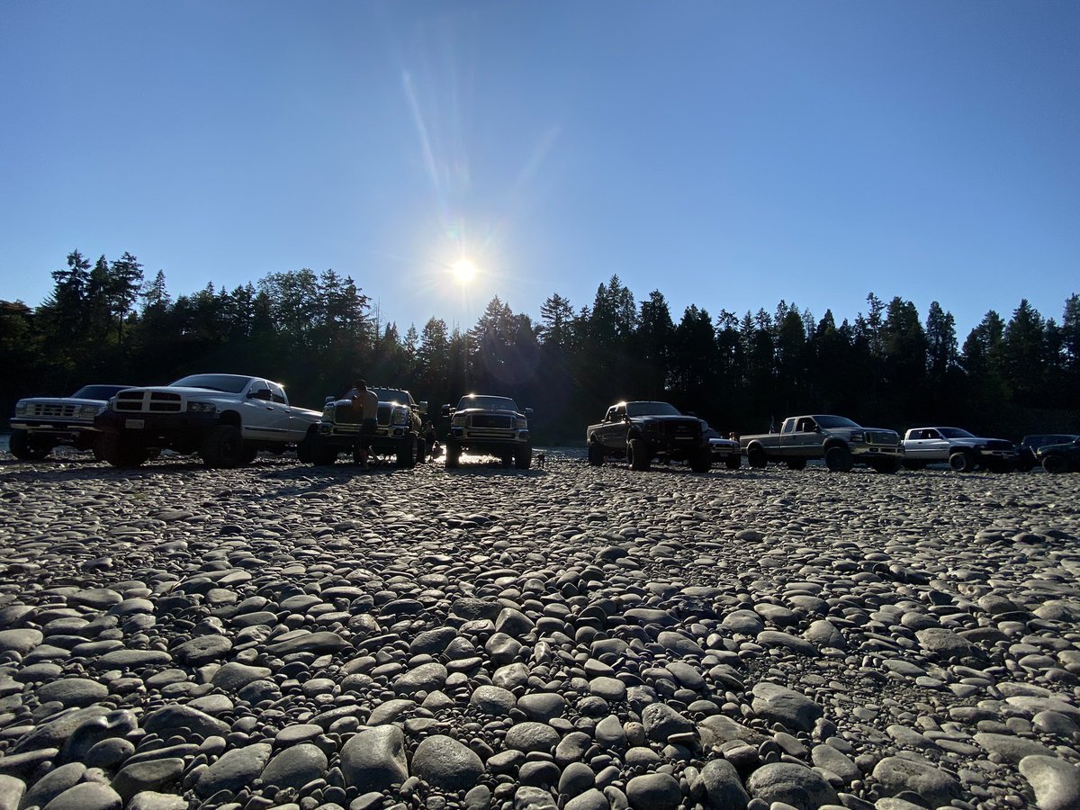 ChadLitson94's tweet photo. Truck meet/cruises are the best https://t.co/ZkFAh8bIJm