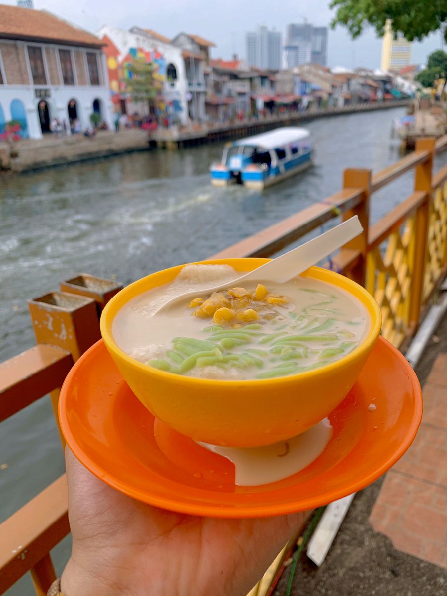  Cendol Jam Besar - Pilih meja tepi sungai baru ‘feeling’ len macemmm hehhe- I pilih cendol biasa, memang betul sangat sedap!- oh oh jangan lupa air buah tembikai fresh- Harga buah ikut saiz.