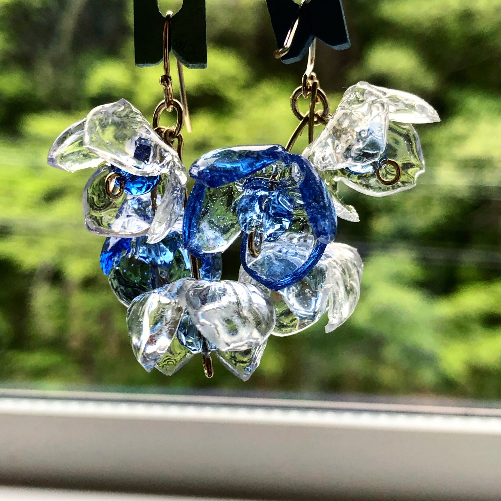 地球屋 新作 涼花 立体的なお花に初挑戦 ピンクの方は桜にも見えますね Padico Jp さんの新商品 アジサイ モールドを使用し 自分なりのアレンジをいくつか加えてみました レジン レジンアクセサリー ハンドメイド パジコ Padico 地球屋