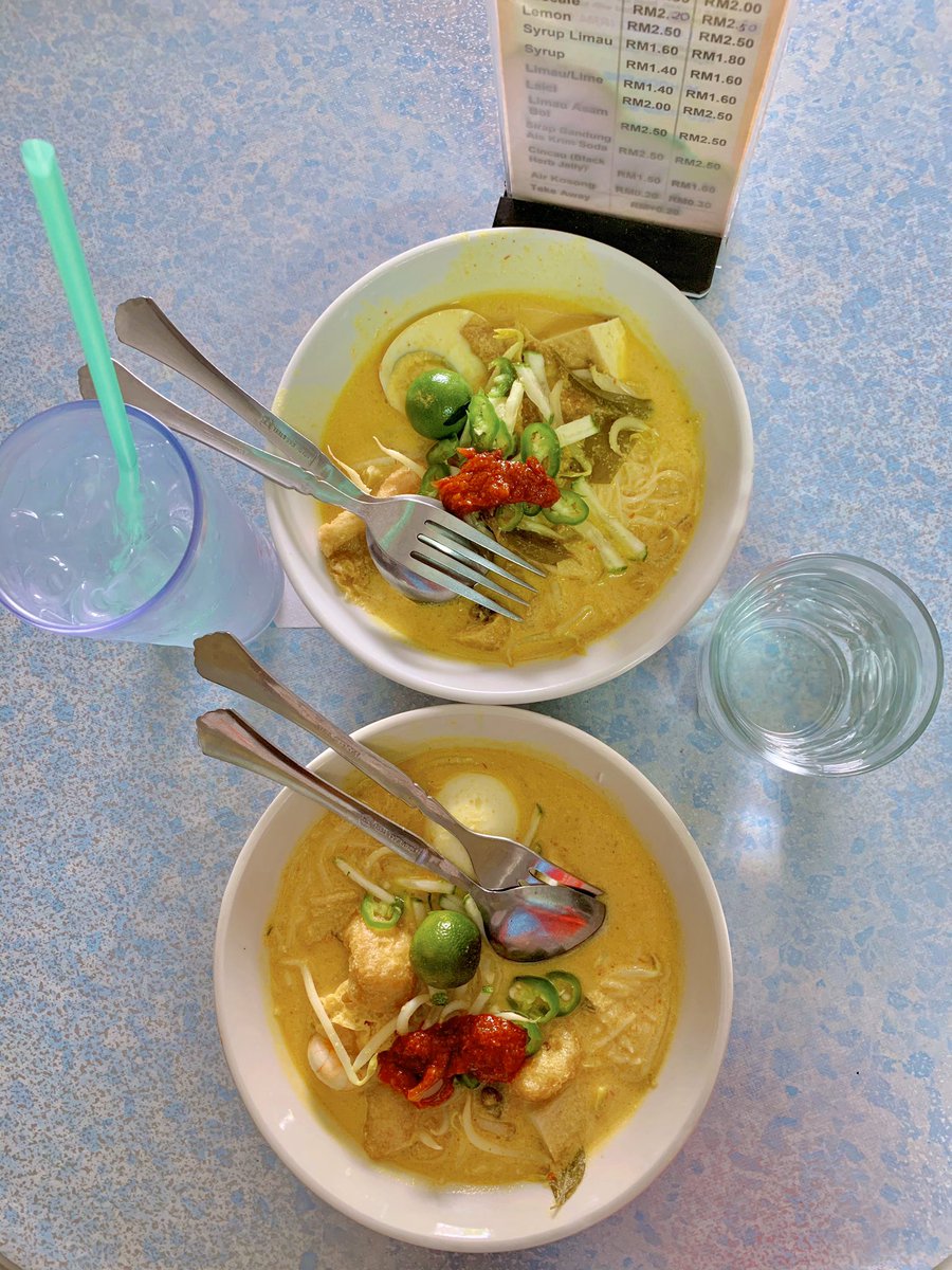  Sayyid Antique & Café- Datang Melaka Wajib datang cafe yang sangat menarik ini, dipenuhi dengan barangan antik dan klasik- Mesti cuba Laksa Nyonya yang sedap 
