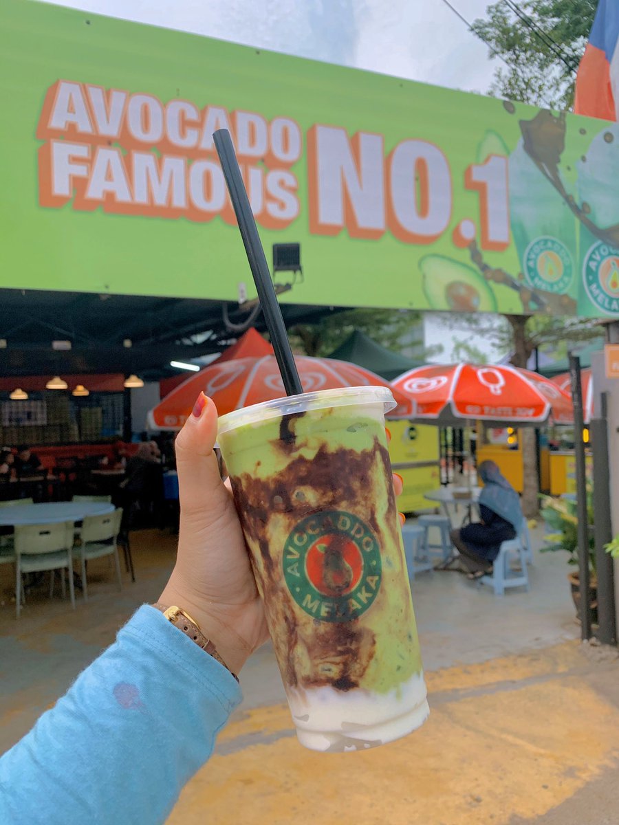  Avacado Famous No. 1- Kedai dia berdekatan dengan Kuih Keria Antarabangsa- Rasa dia sedap. - I pilih Choclate Speacial IceCream