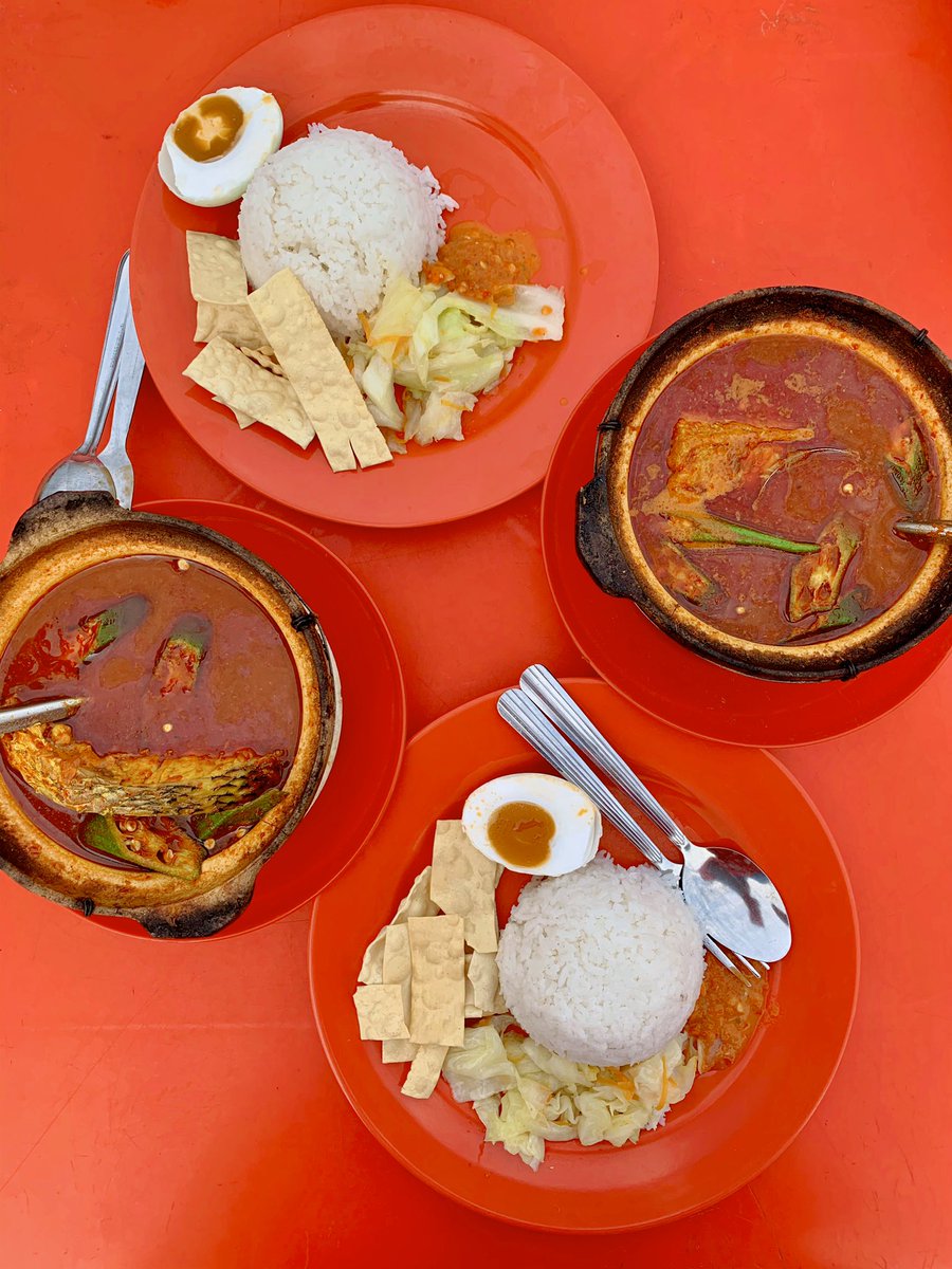  Asam Pedas Pasar Borong- I pilih kedai tepi sekali nama nya (Matahari)- I cuba dua jenis ikan jenahak dan pari. Sedap sangat!!!!