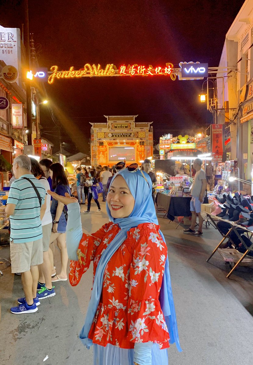 Jonker Walk - Dekat sini mcm2 boleh cari, makanan dan barangan. - Kipas tangan cantik-cantik (wajib beli)
