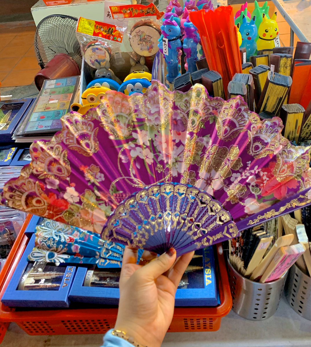 Jonker Walk - Dekat sini mcm2 boleh cari, makanan dan barangan. - Kipas tangan cantik-cantik (wajib beli)