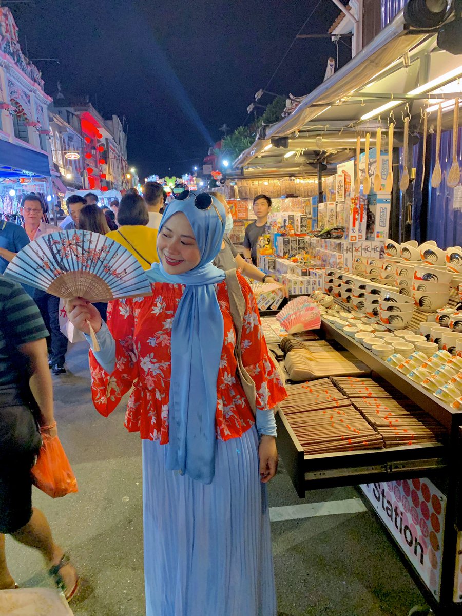 Jonker Walk - Dekat sini mcm2 boleh cari, makanan dan barangan. - Kipas tangan cantik-cantik (wajib beli)