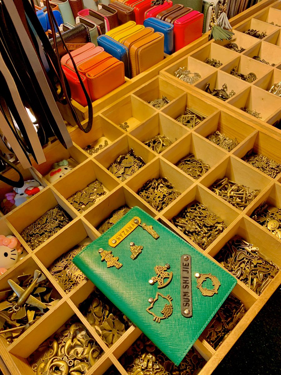 - Hiasan rambut murah dan cantik!- Pastport holder boleh design sendiri - Barangan zaman kanak kanak dulu - Jangan lepaskan peluang beli manggo blend fresh. Sedap !