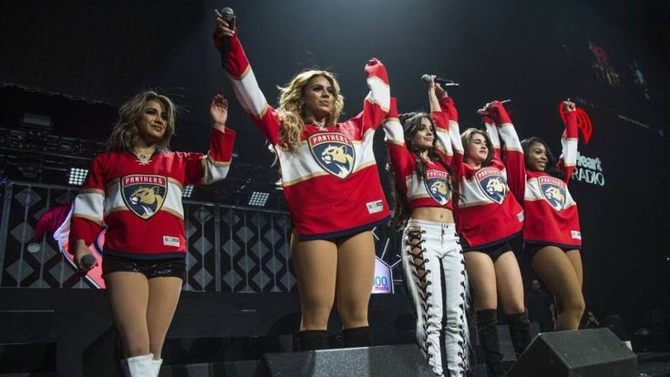 MoonLauren_'s tweet photo. Y pensar que ese día iba a ser trágico y nos iba a destrozar a todos
#8yearsofFifthHarmony https://t.co/iPLeIbrVDG