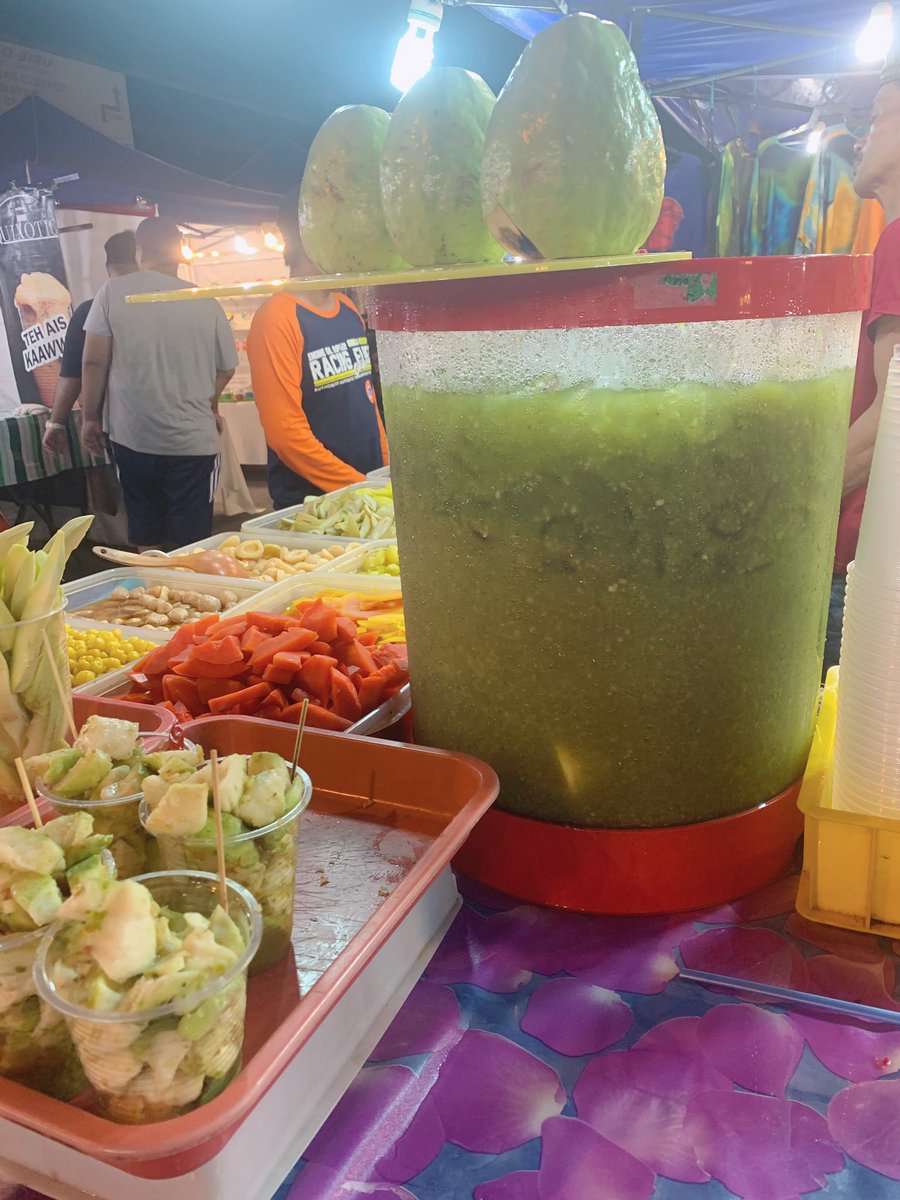  DownTown (Depan Pahlawan Mall)- Dekat sini kene rasa sushi Sangat sedap ! - Pelbagai jenis sushi ada dan cepat habis. - Dimsum pun ada pelbagai pilihan dan sedap . - Air buah jambu batu ni pun sedap. Kene cuba. All RECOMENDED