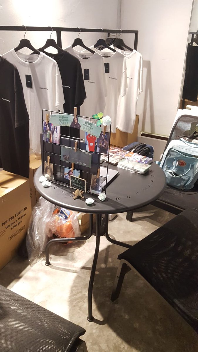 lilwheepup's tweet photo. We are open!

Admin table is next to counter, come and claim your pcs after buying a drink!

#les_fleurs_épanouies
#the_blooming_flowers https://t.co/BnKARTM5rw