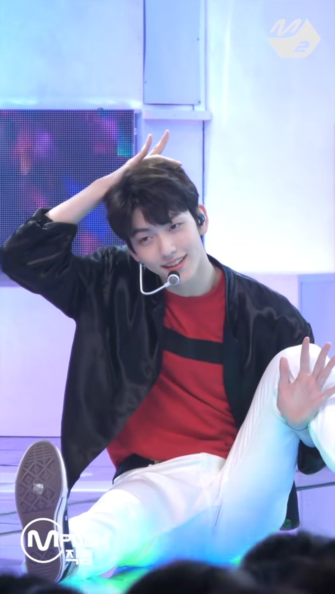 CSB_134's tweet photo. @urschewinggum @TXT_members @TXT_bighit Hiks ga papa.. aku dan para Soobrangdan lainnya suka threadnya 💙.
Mengenai fancam yang aku bilang yang ini. Haaa, maaf soobinnya ngangkang🙃💙.
▶️ (https://t.co/mvXKUv0MgV)
TXT 4TH GEN LEADERS
#5MWithTXT
#TXTwitter5M
#TOMORROW_X_TOGETHER
#SOOBIN
@TXT_members @TXT_bighit https://t.co/ZEQh2C6lFo