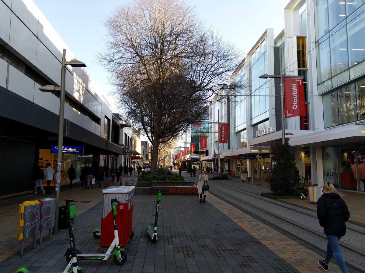 The first thing that struck me was the lack of cars in the city centre. It was just wonderful to walk around the city centre, totally relaxed, quiet, and the air felt so clean (probably helped that there was a chilly breeze too) (2/15)