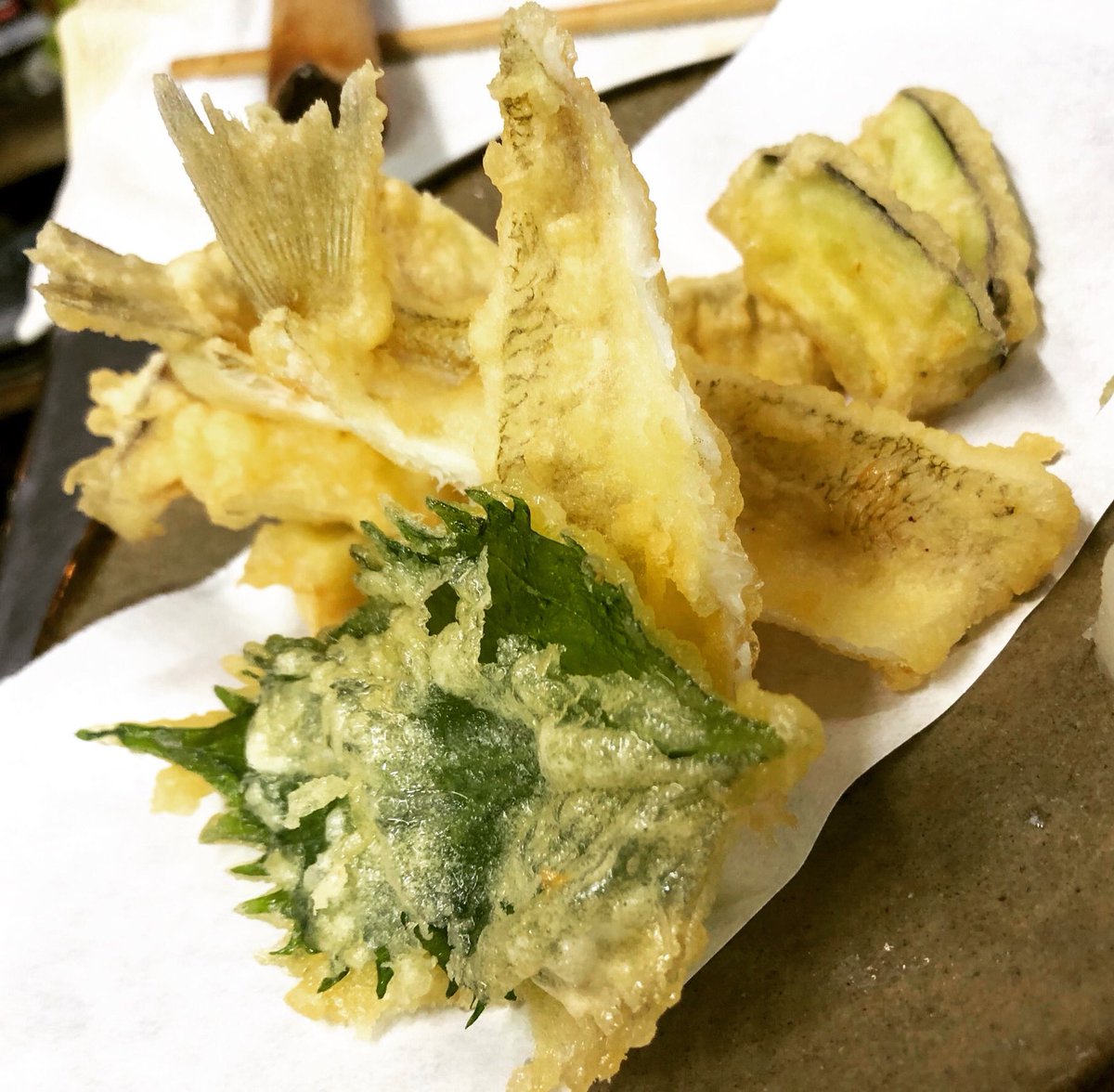 地酒と和食の店 戸塚はしごや Auf Twitter 本日おすすめ お刺身は 真鯛 本まぐろ スルメイカ 真鯵 あじ梅肉揚げ 桜海老かき揚げ きす 天ぷら 写真 いなだ唐揚げ いなだあら煮 大根の皮酢漬け 自家製ロールキャベツ お野菜は 戸塚産明日葉とピーマンの天ぷら