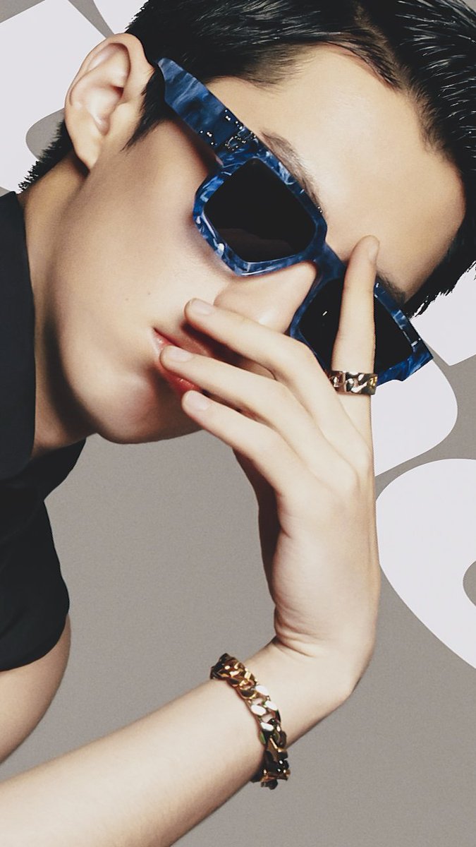 Dylanwangchina2's tweet photo. Say something 😎 
DAMN HANDSOME 🔥 😎 🔥 😎 🔥 
#DylanWang https://t.co/ywWnQj8iSb