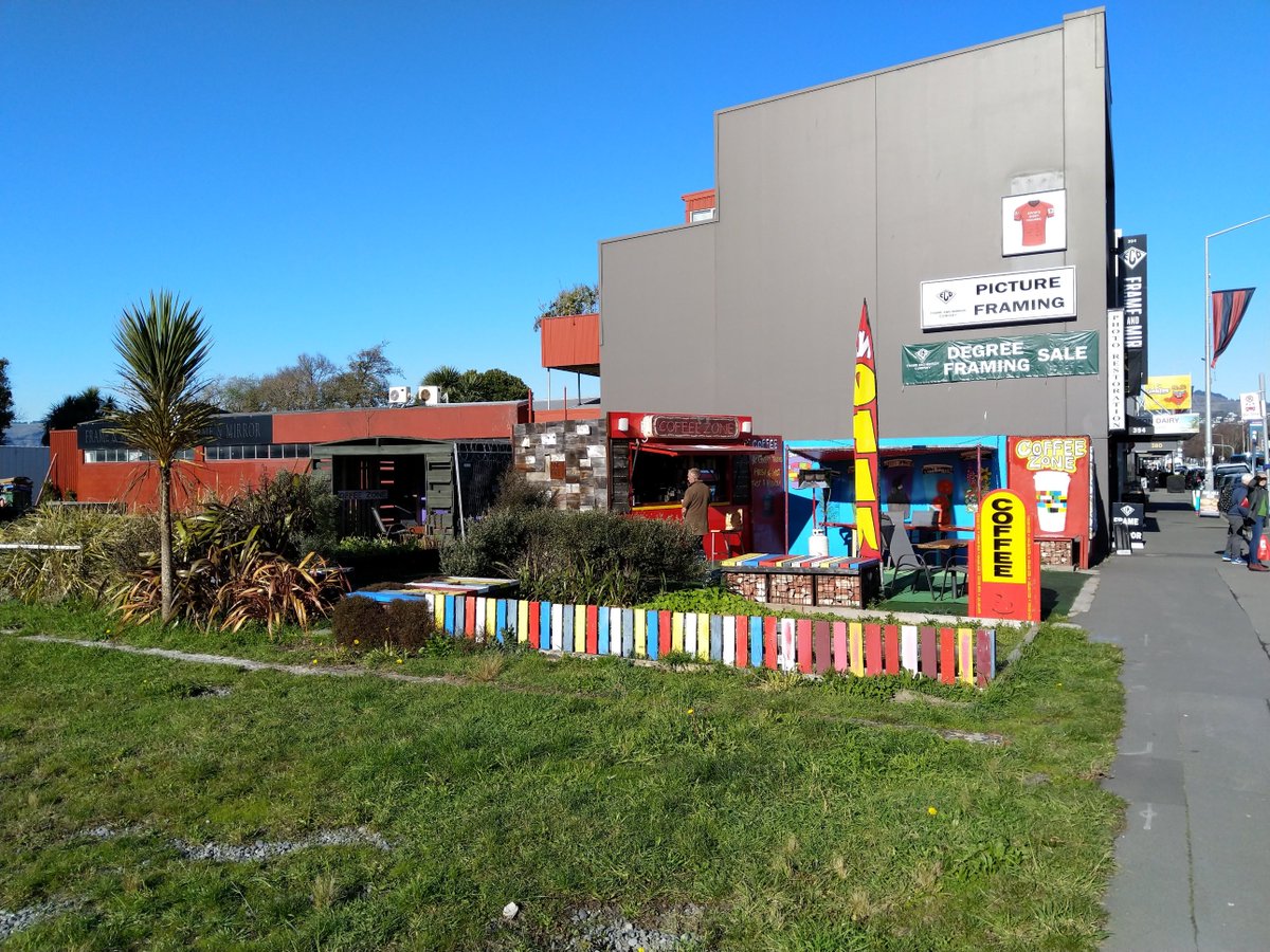 And yes, there are still derelict buildings, but the city has done an amazing job of activating spaces whenever there's an empty lot. It felt like there was something interesting filling every space and making the city feel alive! (5/15)