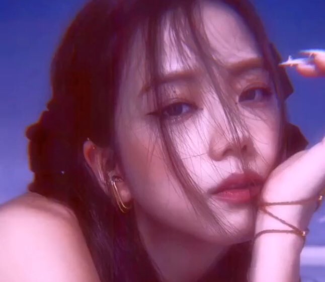 chichublinku's tweet photo. Reply with #YG_Treat_JisooBetter or u r a Jisoo anti😌

@ygofficialblink @BLACKPINK https://t.co/XdJdrpf53m