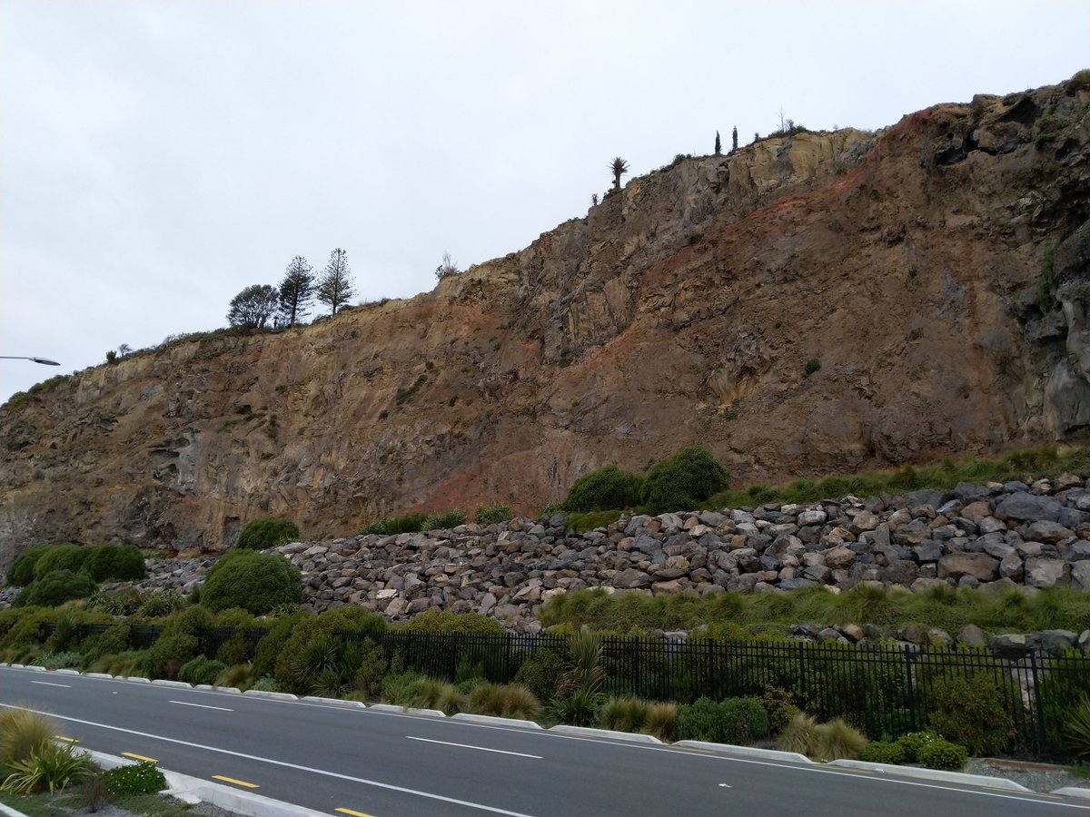 Also sidenote, this old lamppost was salvaged from a wee park that got covered in the quakes, and was popped alongside a new shared path heading out towards Sumner along the coast, which I thought was super cute (13/15)