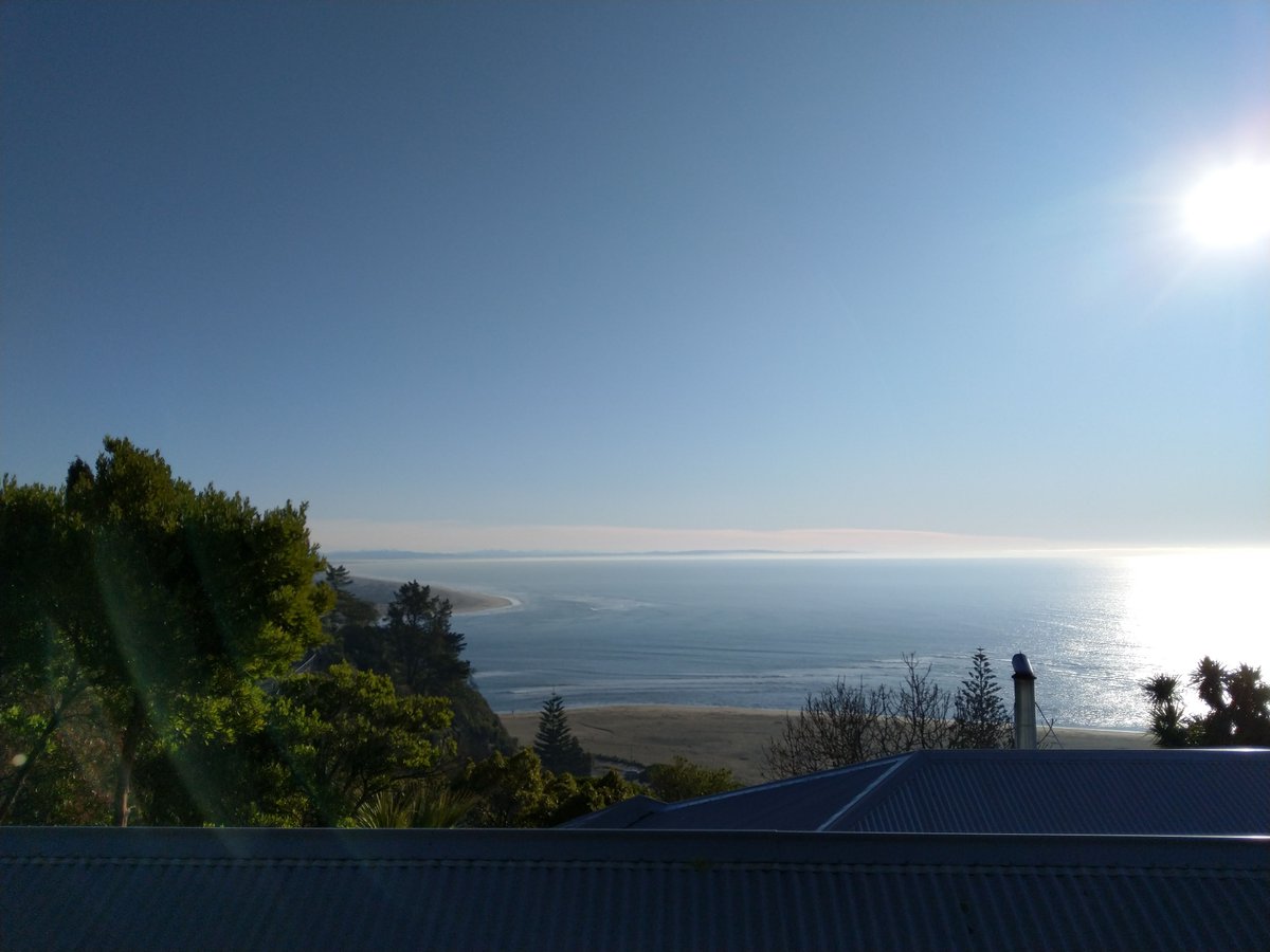 Thanks Adam for showing around your beautiful city, and thanks Andy for coming along for the ride :) Here’s some final pics of the view from Adam’s Sumner family home. (15/15)