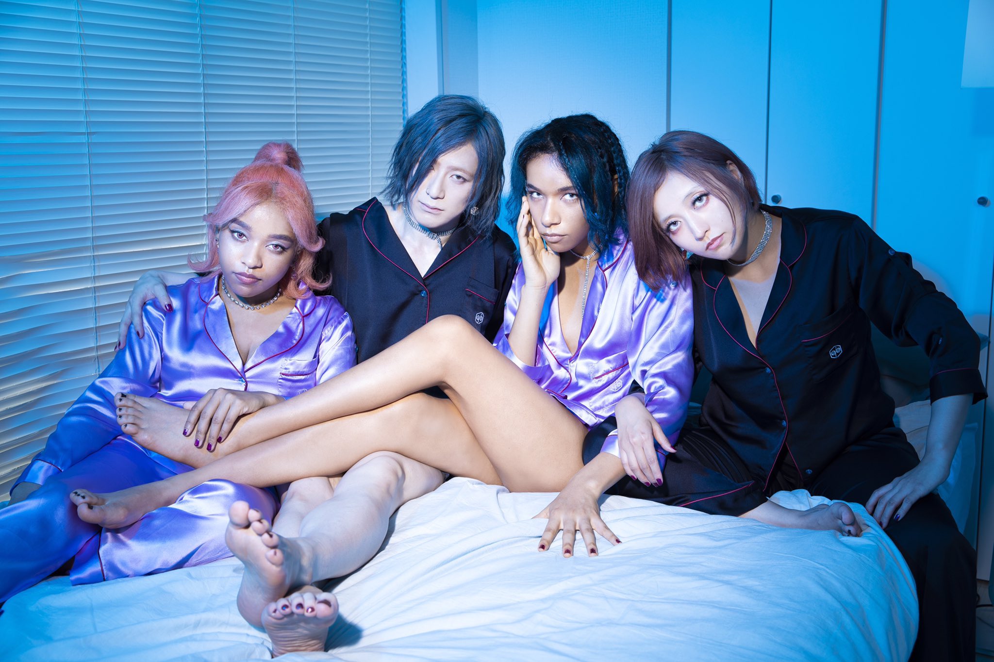 女王蜂　強火　シャツ　Lサイズ 単独公演「強火」グッズ公開[女王蜂] | ニュース | Sony Music