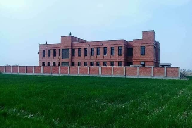 SHussainJillani's tweet photo. Education come's first
#WelldoneSindhGovt
Government High School Drib Mehar Shah, Khairpur Mirs, Sindh.

Thank you for giving best educational environment with all modern facilities for the betterment of our future.
@BBhuttoZardari
@SaeedGhani1 https://t.co/NXXciG8AcR
