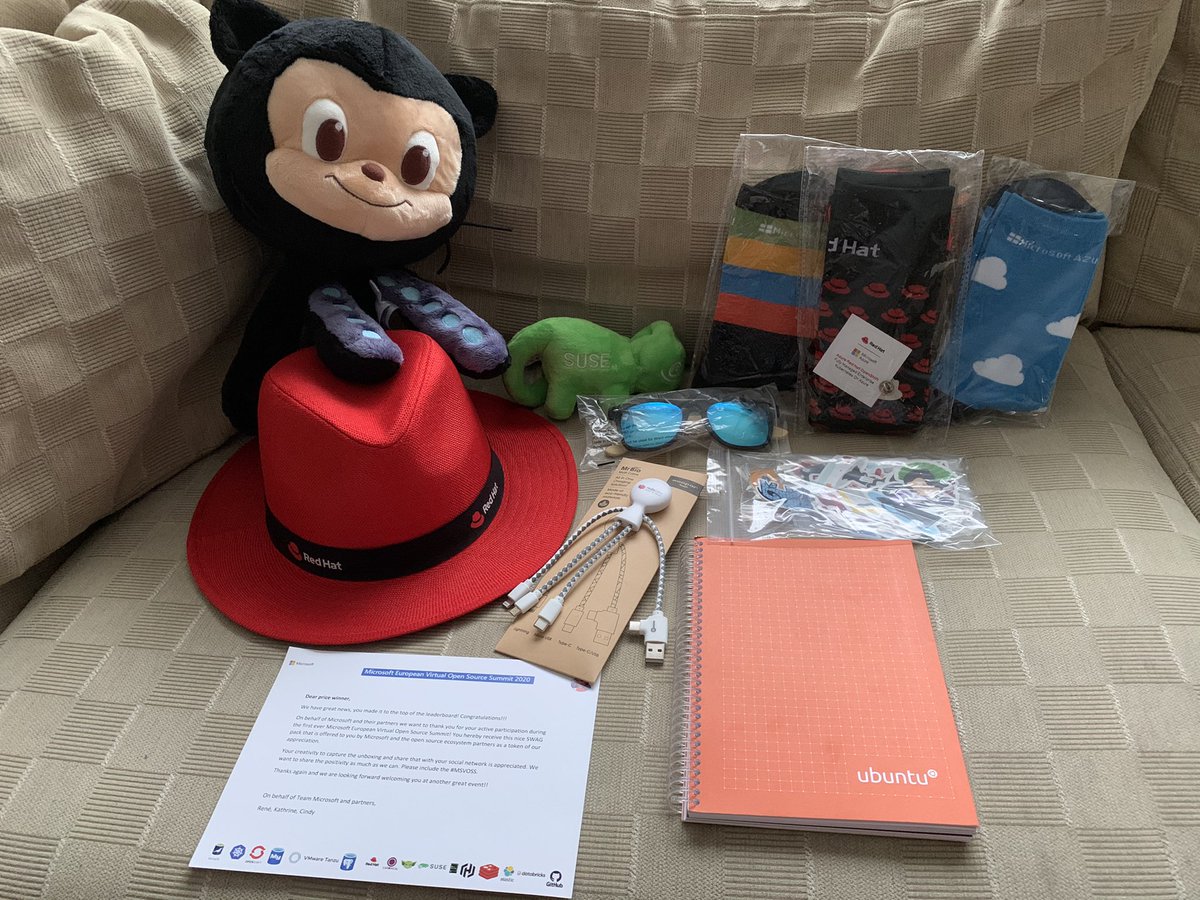 aavdberg's tweet photo. Look what came with the post in the weekend from @microsoftnl #swag from #MSVOSS awesome. Thank you very much. https://t.co/UQQAi9UOYV