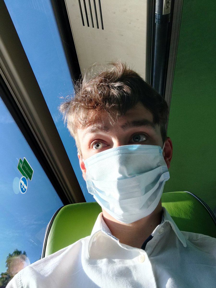 Off to Copenhagen! 7.20 on the bus 😴 
Can't remember last time i was up this early!
Also, remember the mask 
<a href="/Leagues_GG/">Leagues.gg</a>