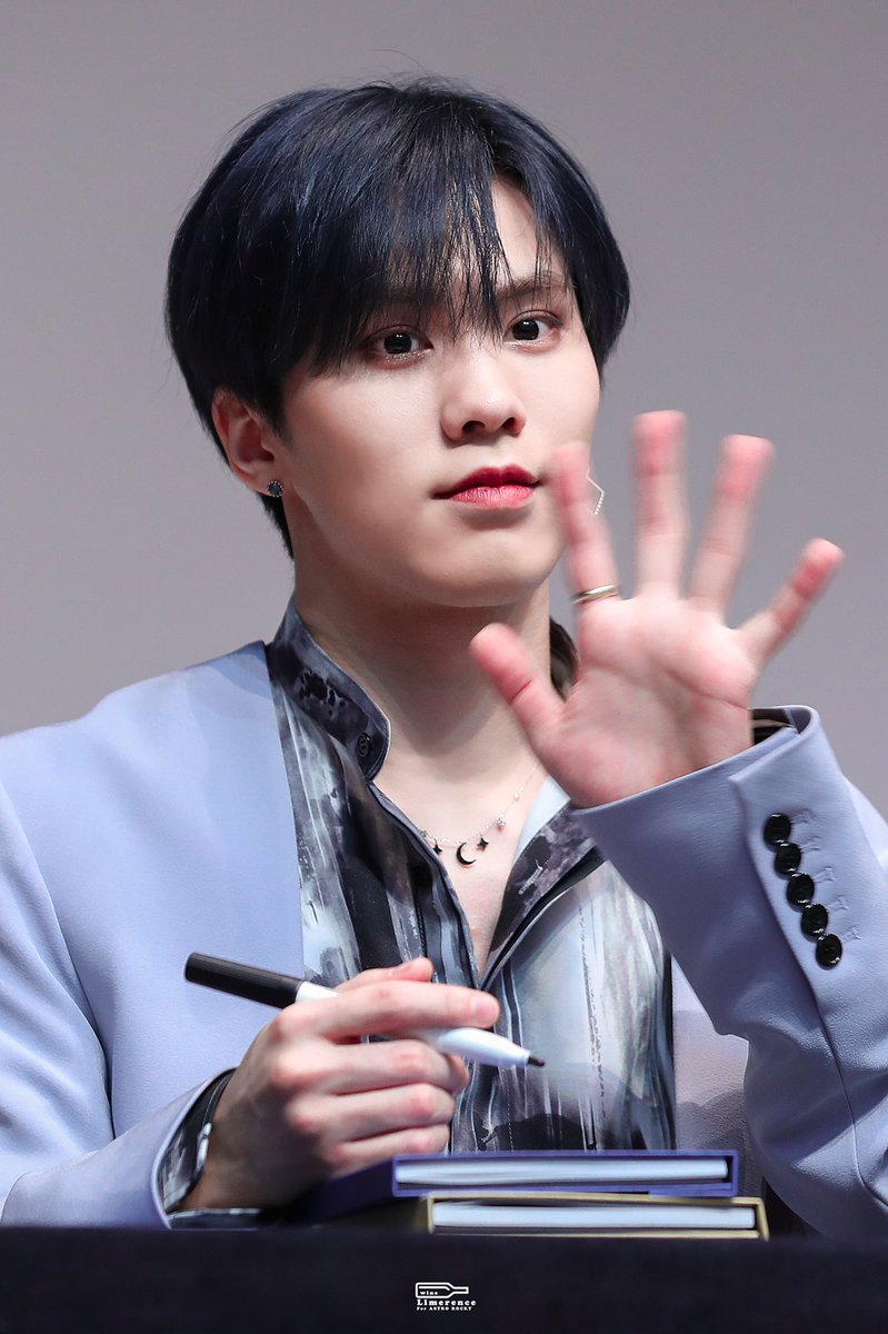 Limerence_w_998's tweet photo. 191207 빤싸 

귀여（.gif）💕💕

@offclASTRO

#아스트로      #ASTRO     
#ROCKY #라키 #ラキ #박민혁 #민혁 #敏赫 #朴敏赫 https://t.co/jPYPnFPMGd