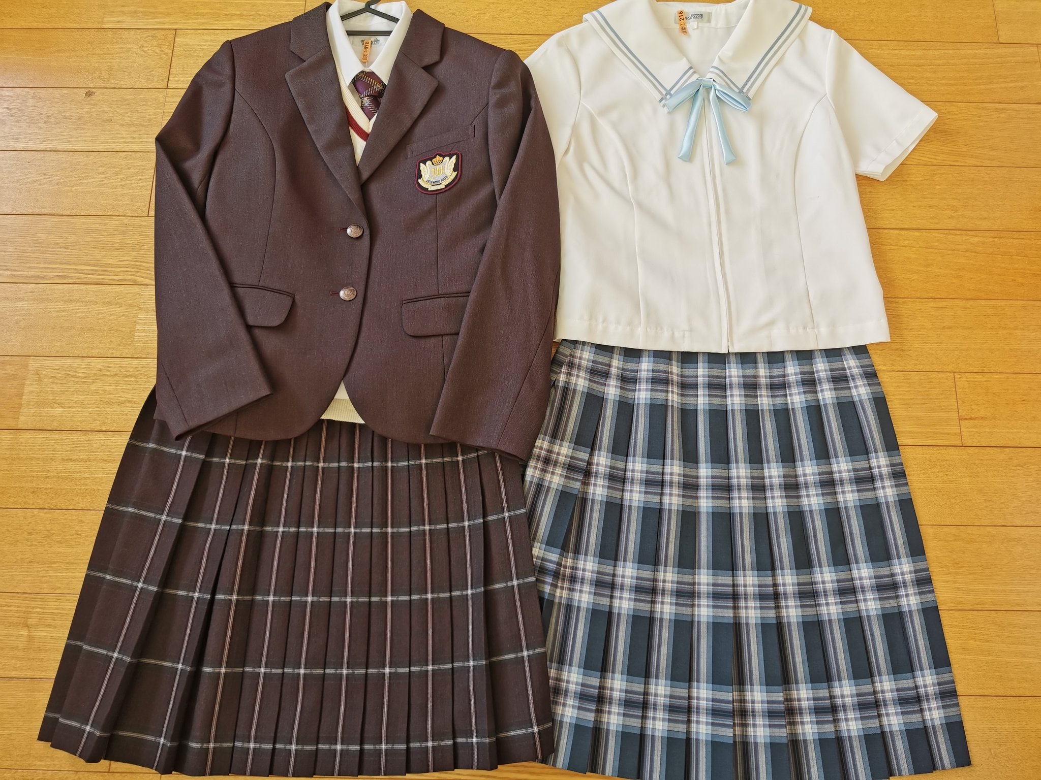 制服買取 デジタルウェブ 秋田令和高校 秋田県 の制服セットを買い取らせて頂きました 冬服はこげ茶色 のブレザーにネクタイ姿 夏服はセーラー服で 水色のリボンが特徴です デジタルウェブへお売り頂きありがとうございました 制服 学生服 制服