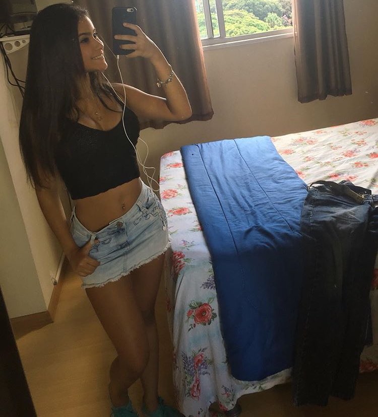 CarolaGxx's tweet photo. I’m doing nudes rn pigs😛
$25 premium 
Kik: GoddessCarolxx 🍆💦

#findom #findomme #femdom #femdomme #footdomme #brattydomme #findombrat #footfetish #sockfetish #sockworship #smellysocks #wornsocks  #goddesssocks @ElitePromoFeet @rt_feet @RTDoms @wantgirlsfeet @loneleyguy69xxx https://t.co/SuUAMjFIYQ